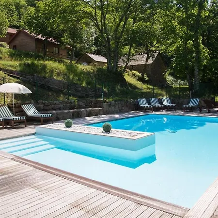 Les Chataigniers Du Chalet Pourcharesse